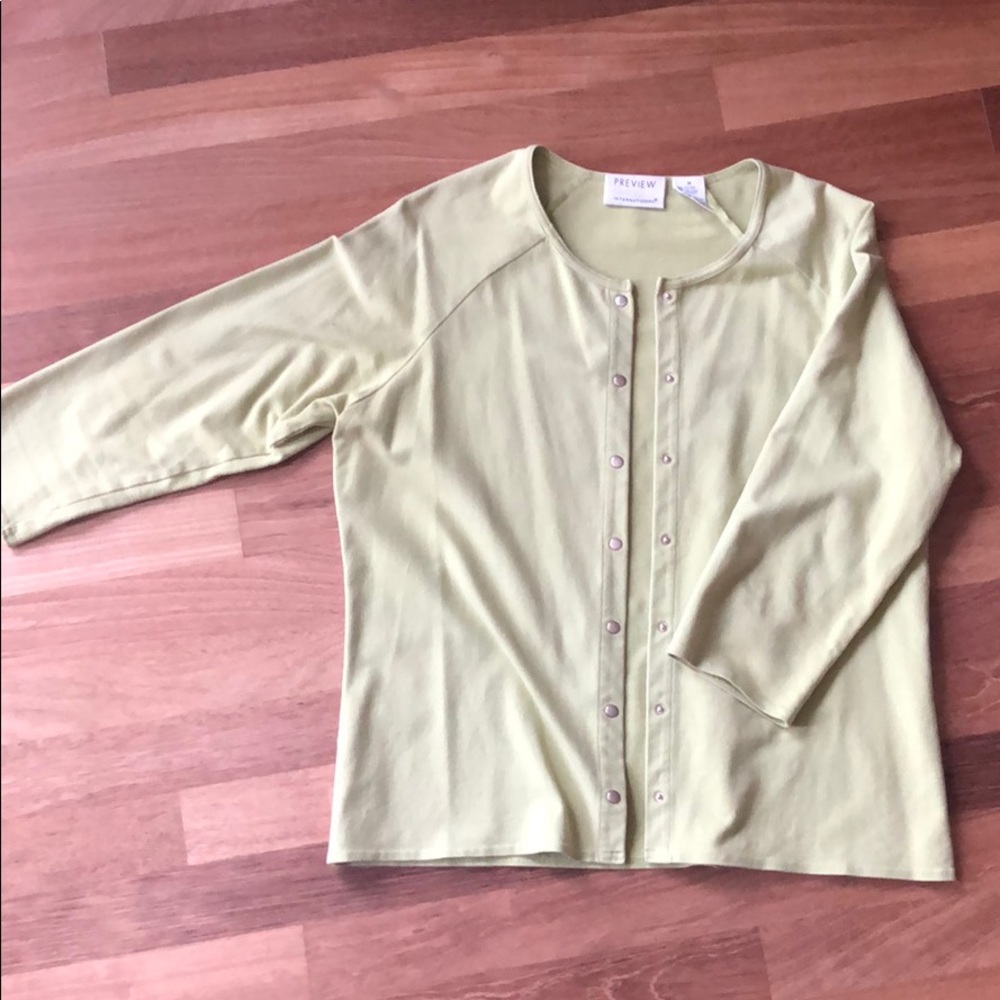 3/4 sleeve button up shirt